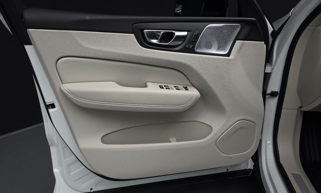 Volvo XC60 B5 Ultra Dark Air Sus, 2026