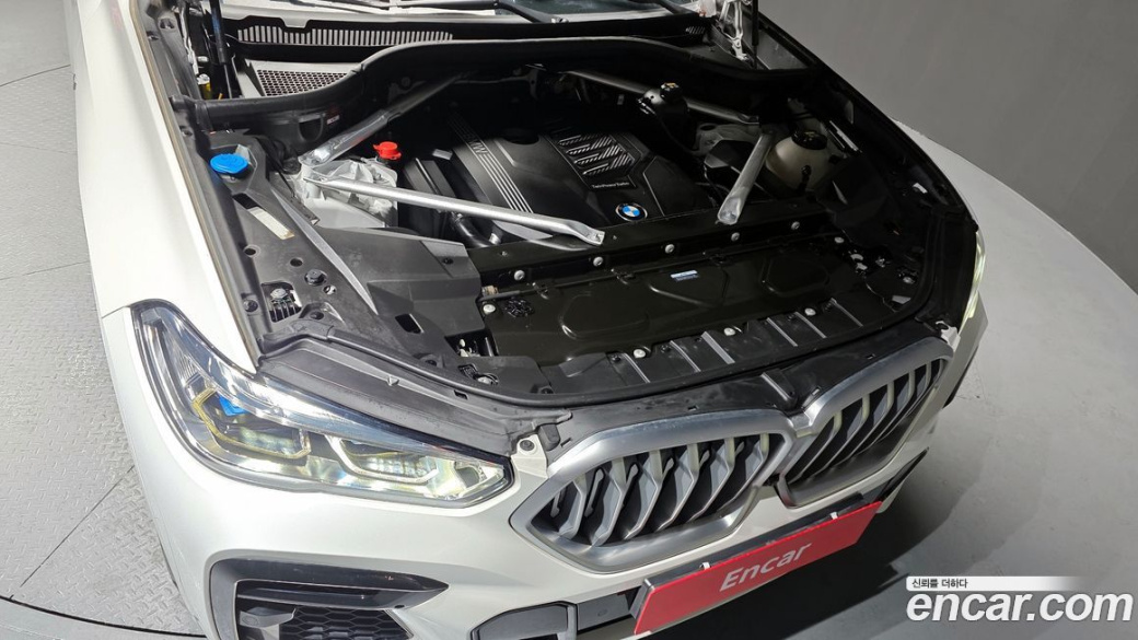 BMW X6 xDrive40i M Sport, 2022