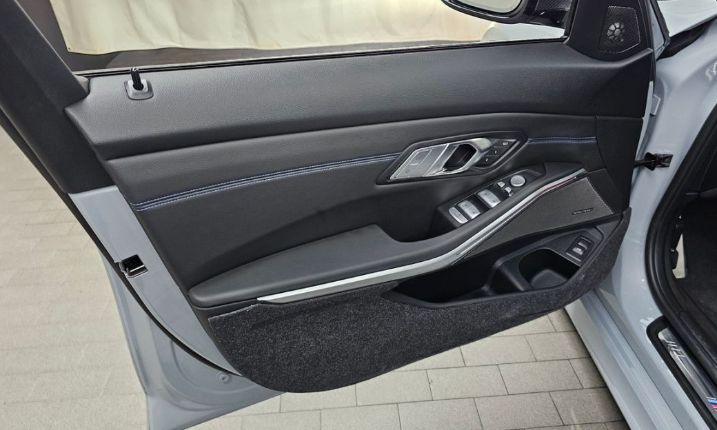 BMW 3-Series M340i Pro, 2024