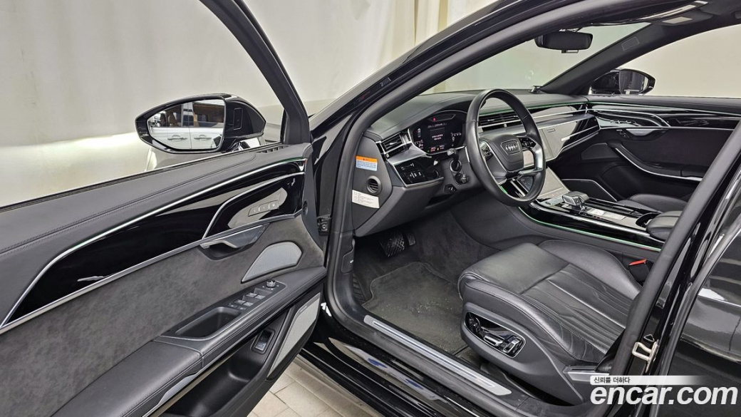 Audi A8 55 TFSI Quattro LWB, 2021