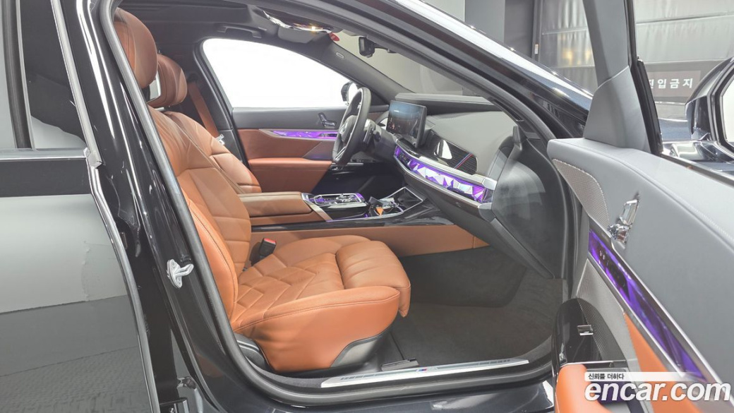 BMW 7-Series 740i xDrive M Sport, 2025