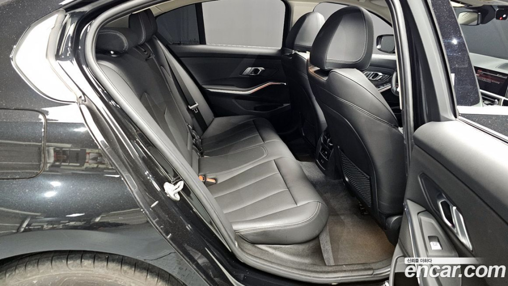 BMW 3-Series 320i, 2022