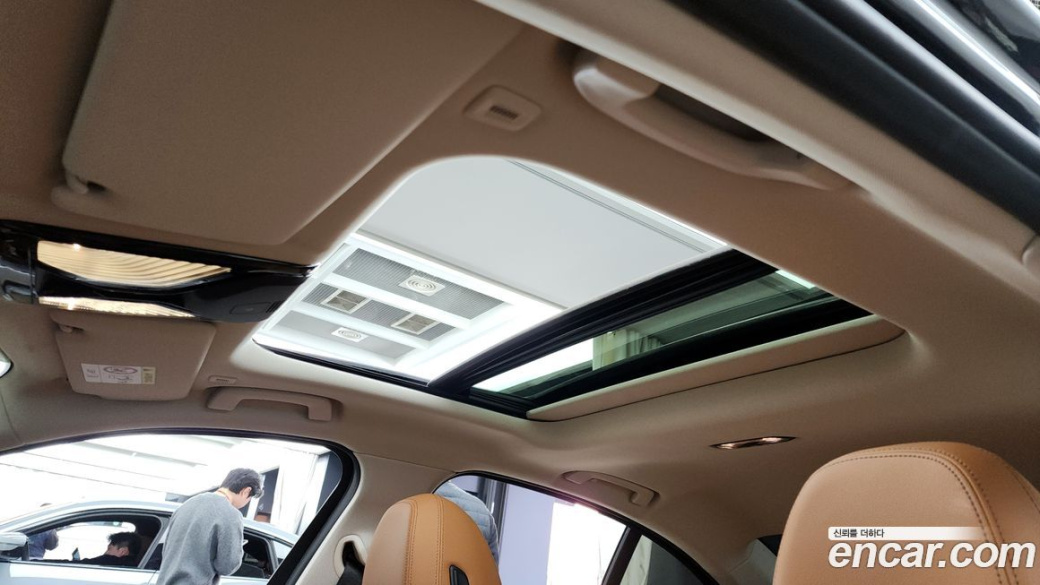BMW 3-Series 320i, 2025