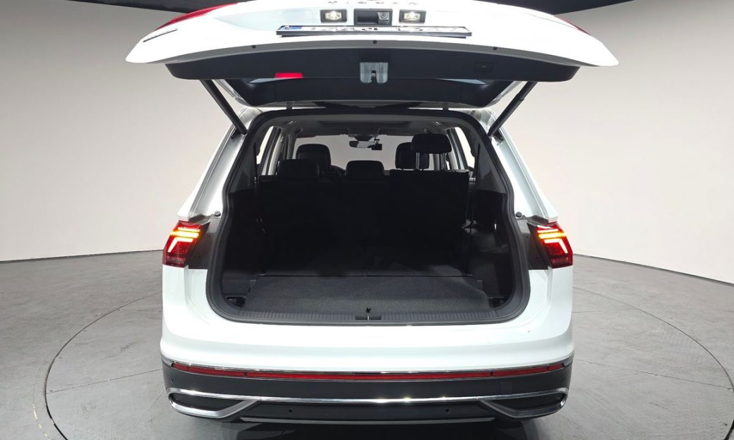 Volkswagen Tiguan 2.0 TSI Prestige, 2023