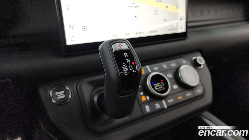 Land Rover Defender 110 D250 X-Dynamic SE, 2025