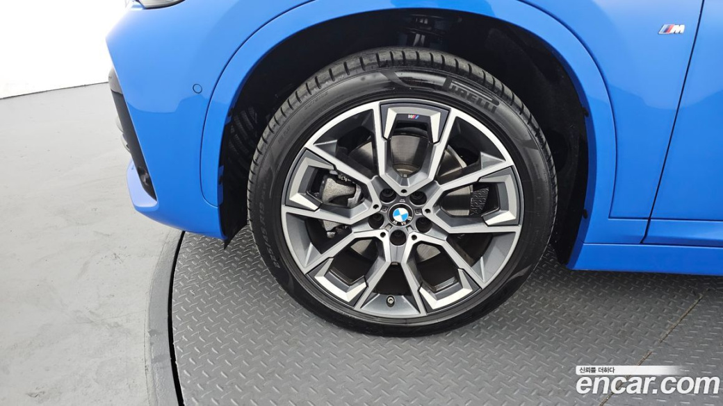 BMW X1 xDrive 20i M Sport, 2022