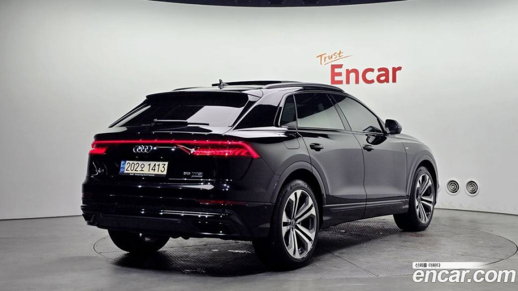 Audi Q8 55 TFSI Quattro Premium, 2023