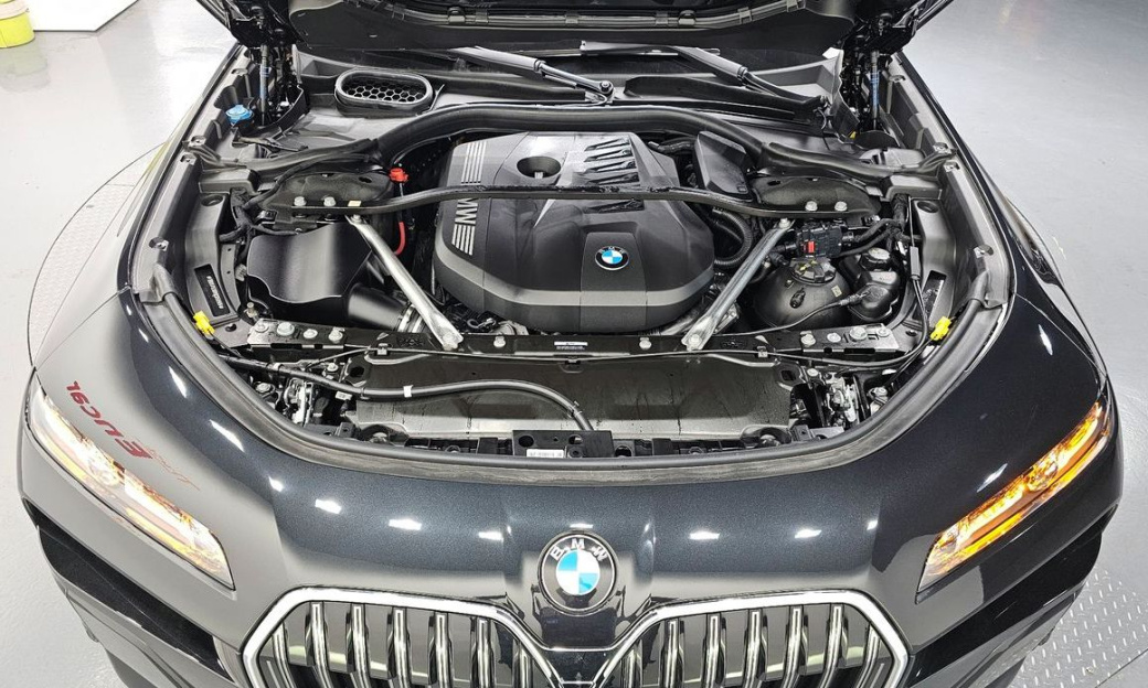 BMW 7-Series 740i xDrive M Sport, 2025