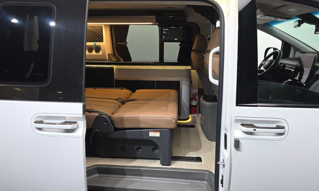 Hyundai Staria 2WD Camping Car, 2024