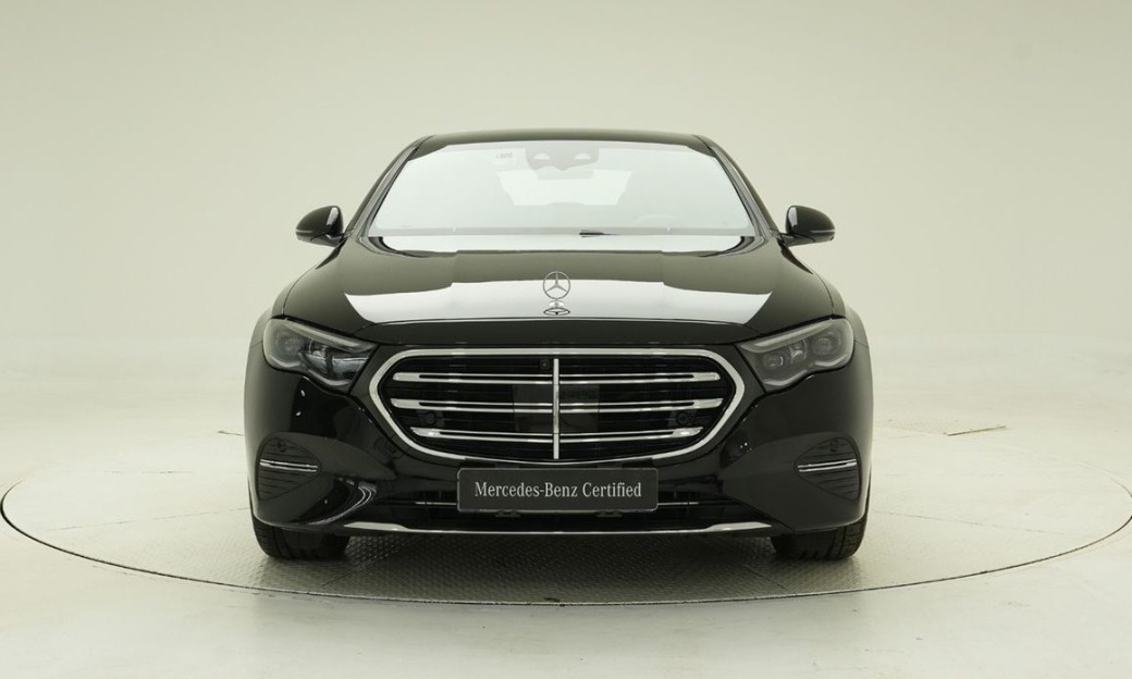Mercedes-Benz E-Class E300 4MATIC Exclusive, 2025