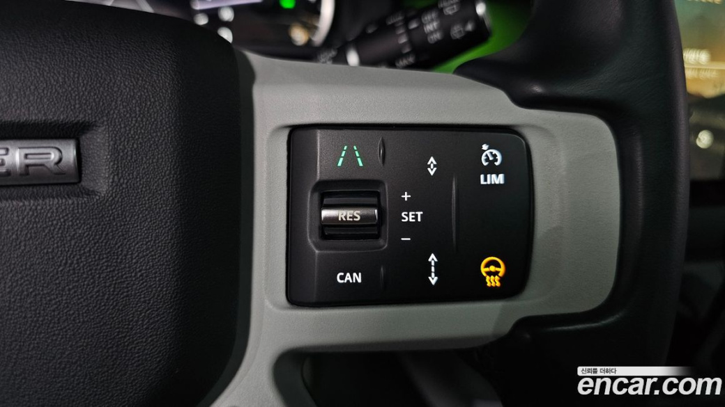 Land Rover Defender 110 D250 SE, 2023