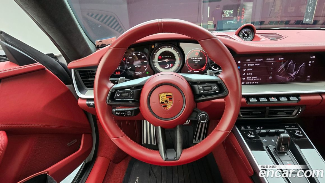 Porsche 911 Turbo S, 2022
