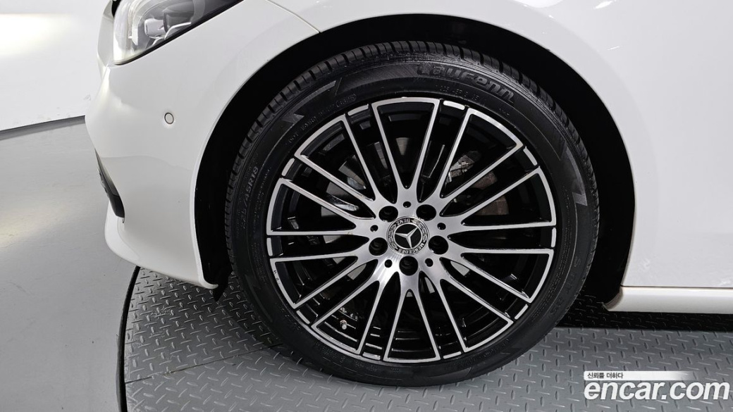 Mercedes-Benz C-Class C300 4MATIC Avantgarde, 2024