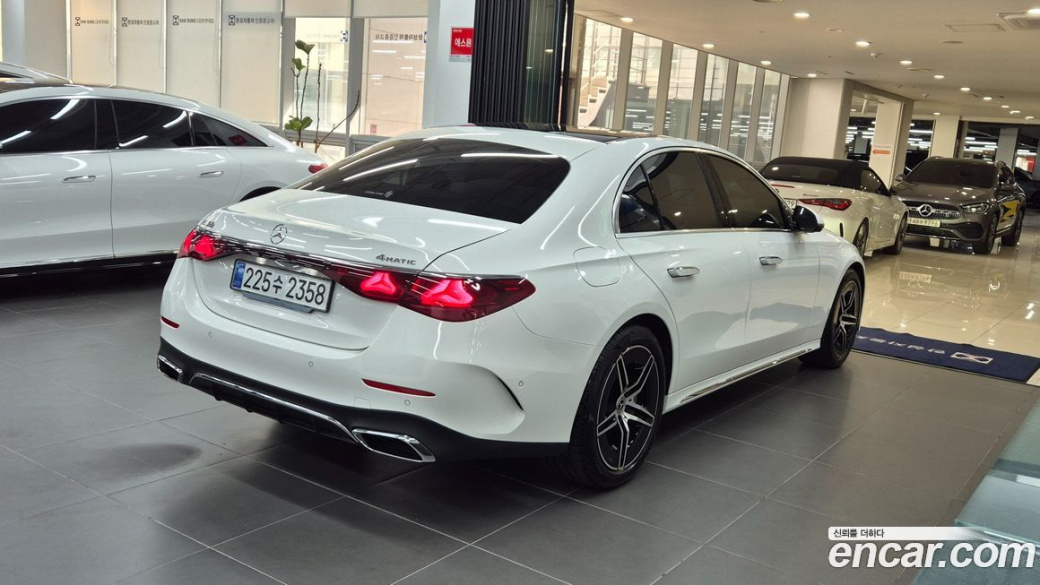 Mercedes-Benz E-Class E300 4MATIC AMG Line, 2025