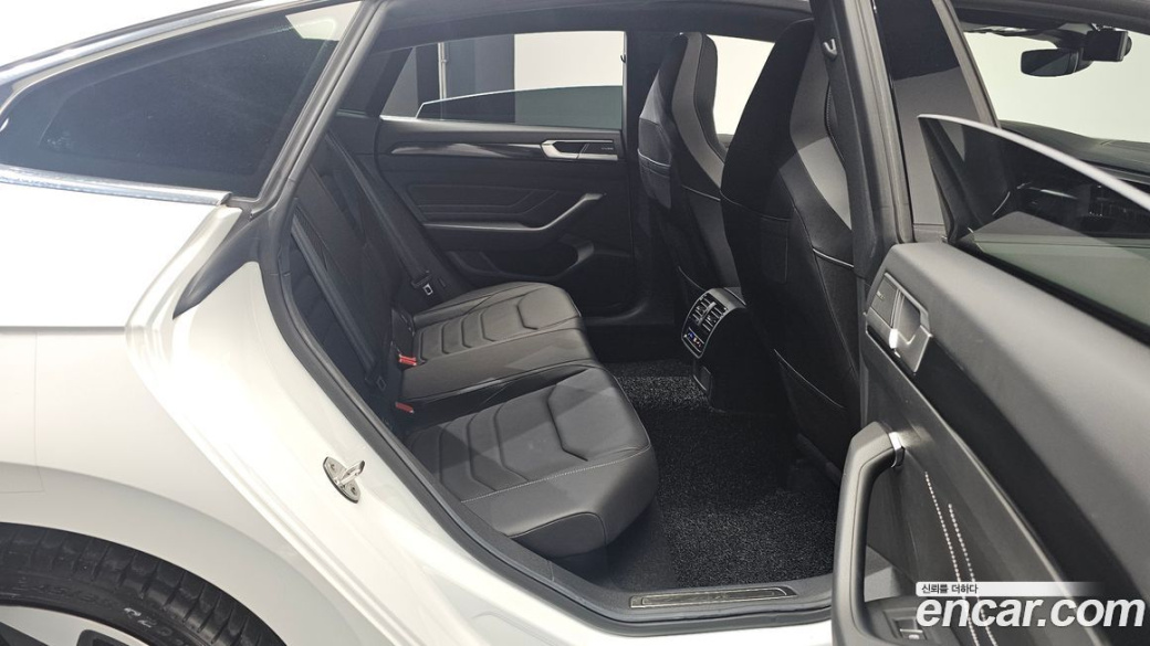 Volkswagen Arteon 2.0 TDI R-LIINE 4Motion, 2022