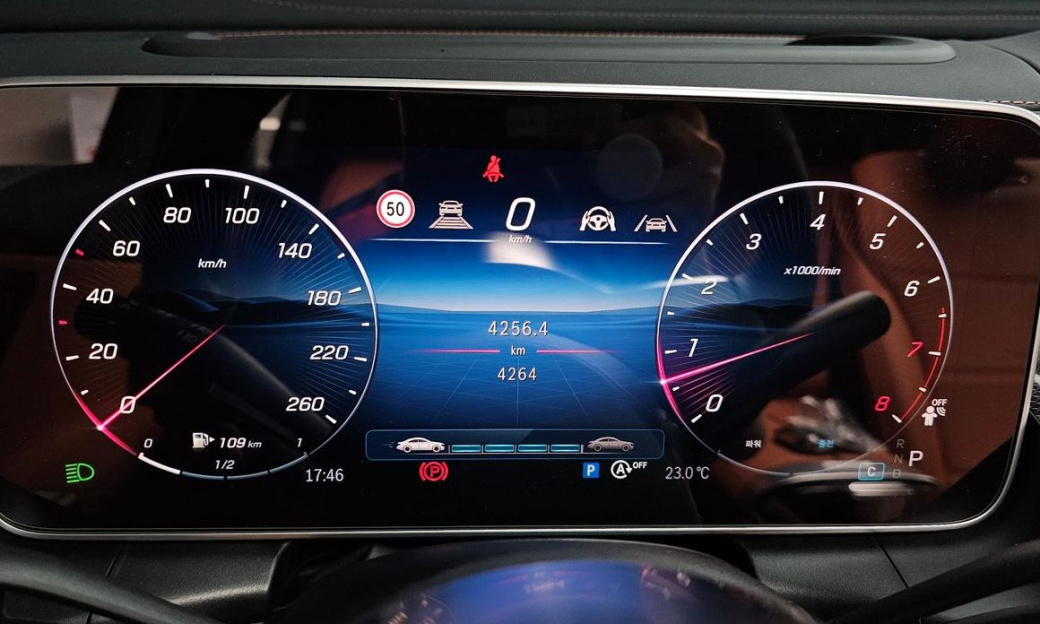 Mercedes-Benz GLC-Class GLC300 4MATIC Avnatgarde Coupe, 2025