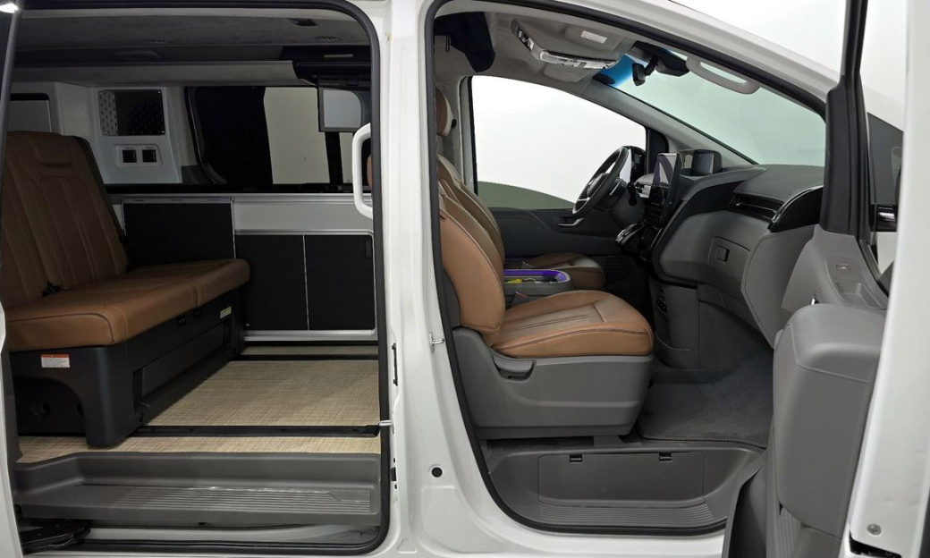 Hyundai Staria 2WD Camping Car, 2024