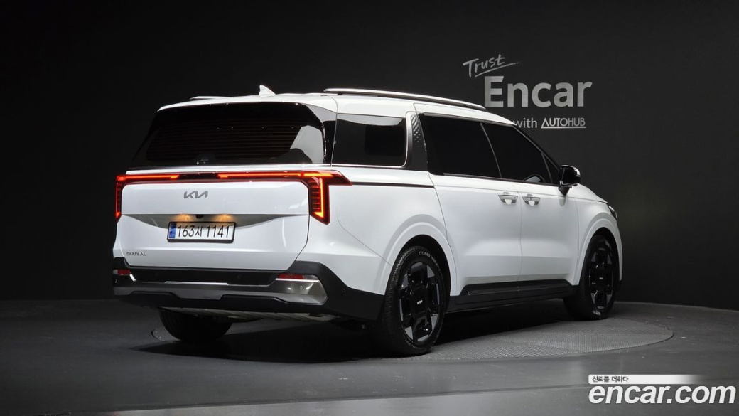 Kia Carnival 7-Seater Signature, 2024