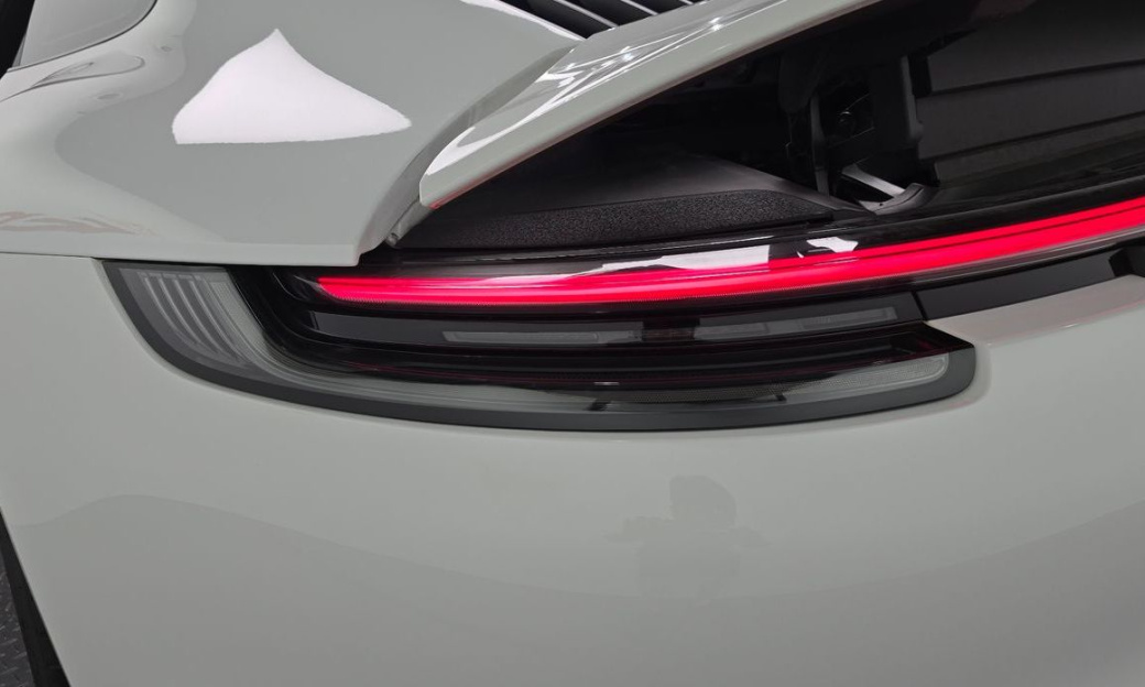 Porsche 911 Carrera 4 GTS, 2023