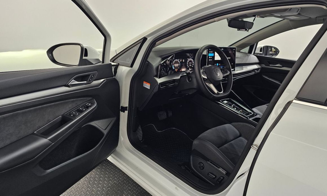 Volkswagen Golf 2.0 TDI Premium, 2025