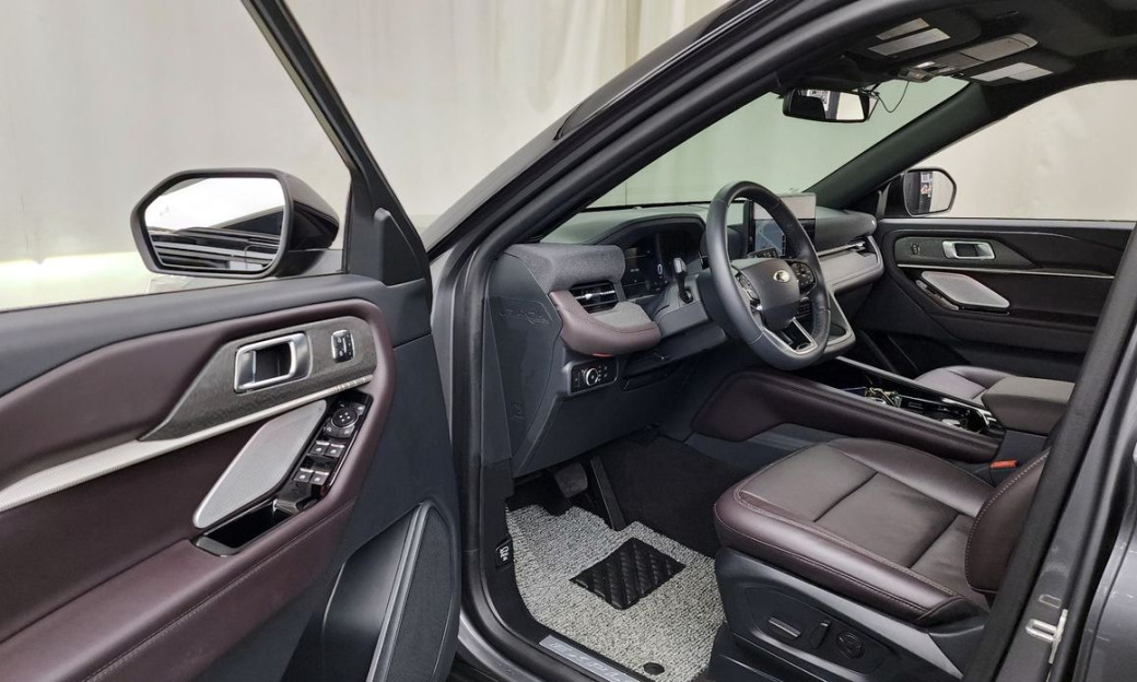 Ford Explorer 2.3 Platinum 4WD, 2025