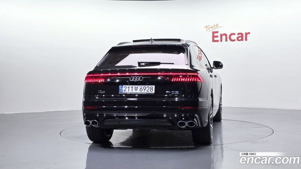 Audi Q8 55 TFSI Quattro Premium, 2023