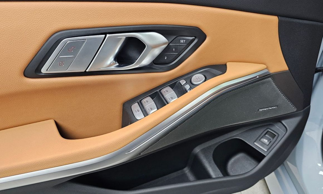 BMW 3-Series 320i M Sport, 2025