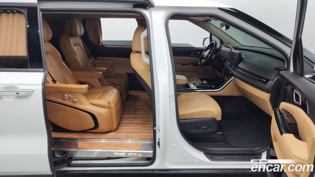 Kia Carnival 9-Seater Signature, 2023