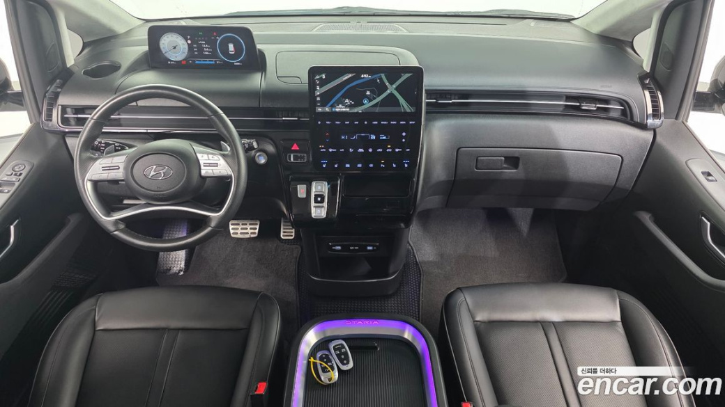 Hyundai Staria Lounge 9-Seater, 2023