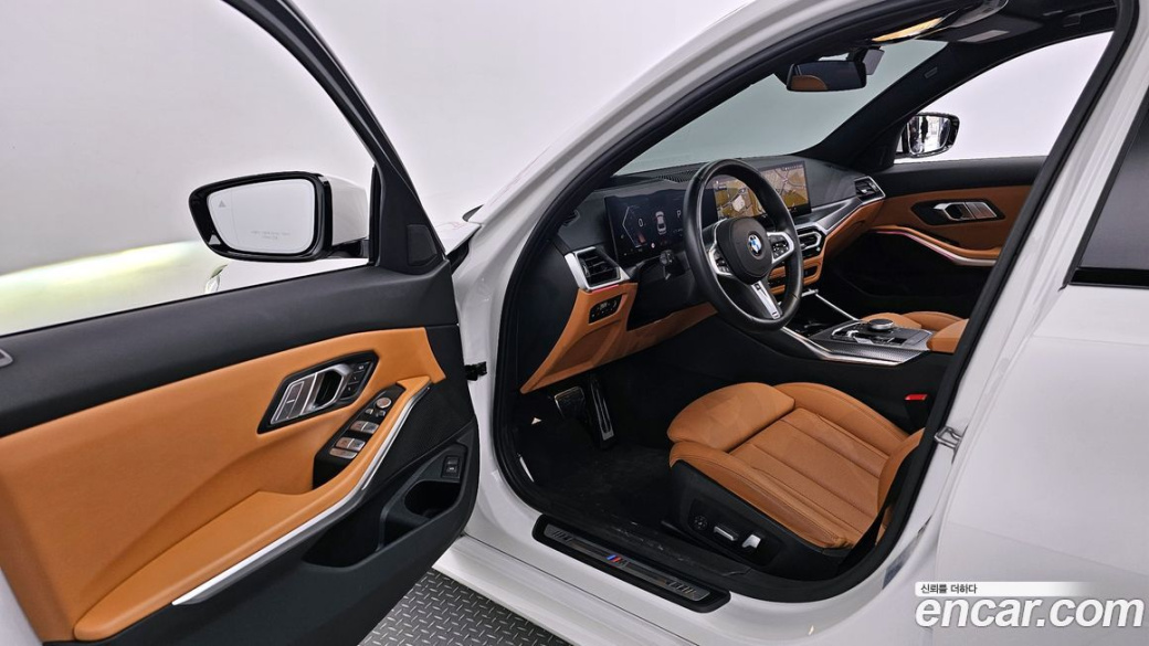 BMW 3-Series 320i M Sport, 2023