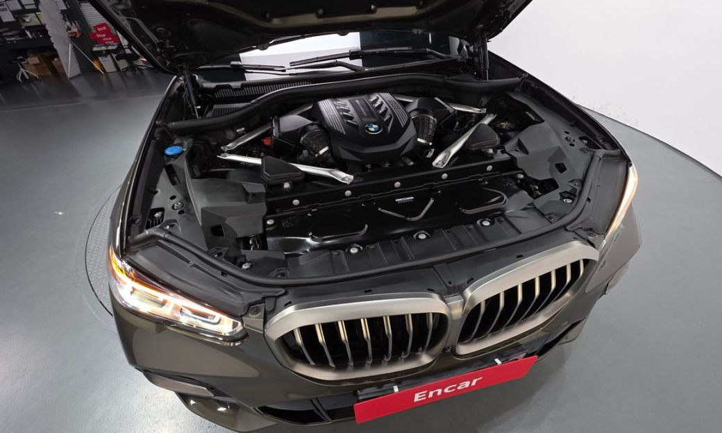 BMW X5 M50i, 2023