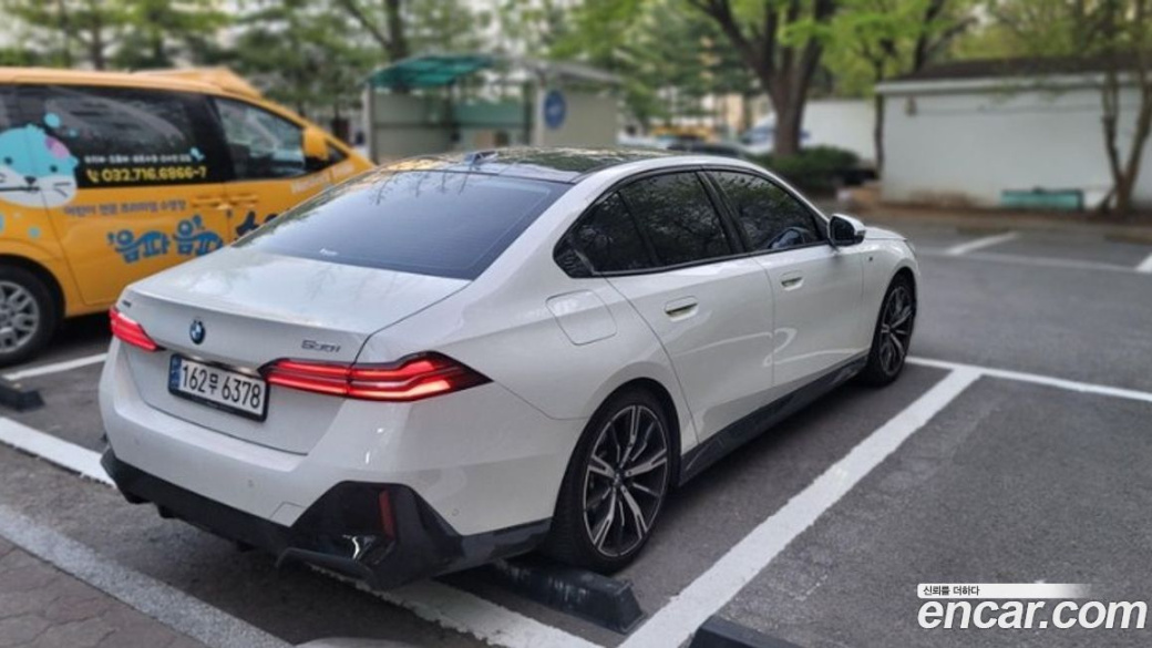 BMW 5-Series 530i xDrive M Sport, 2024
