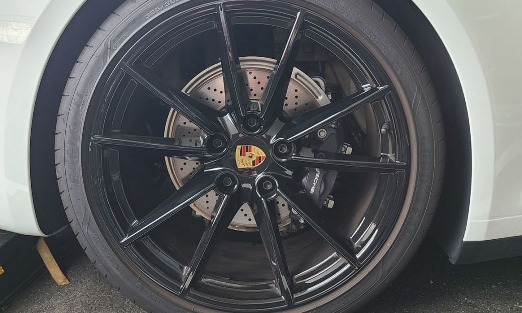 Porsche 911 Carrera, 2024