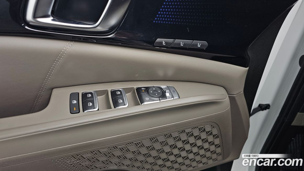 Kia Carnival 9-Seater Signature, 2025