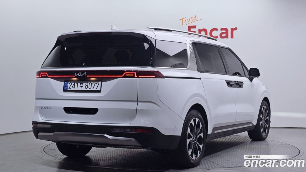 Kia Carnival 9-Seater Signature, 2023
