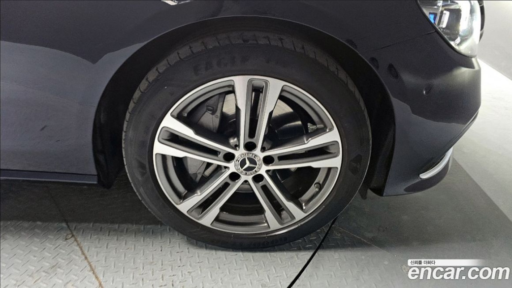 Mercedes-Benz E-Class E350 4MATIC Avantgarde, 2022