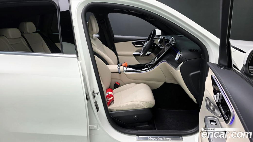 Mercedes-Benz GLC-Class GLC 300 4MATIC Avantgarde, 2025