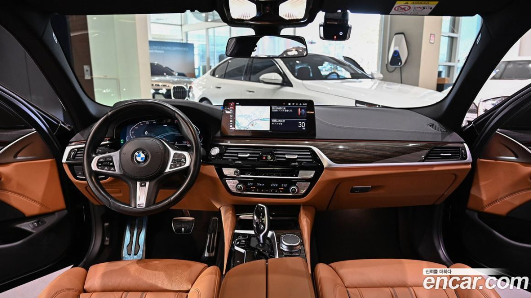 BMW 5-Series 520i M Sport, 2022