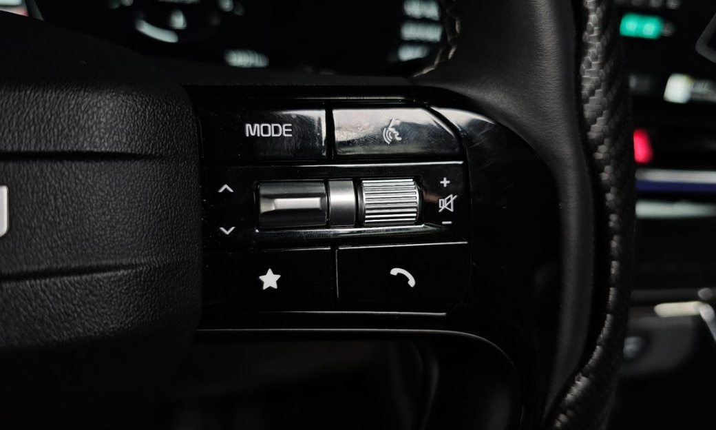Kia Carnival 9-Seater Gravity, 2025