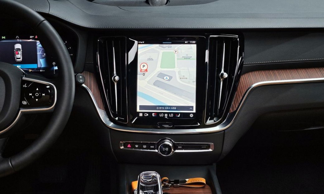 Volvo V60 B5 Ultra AWD, 2025