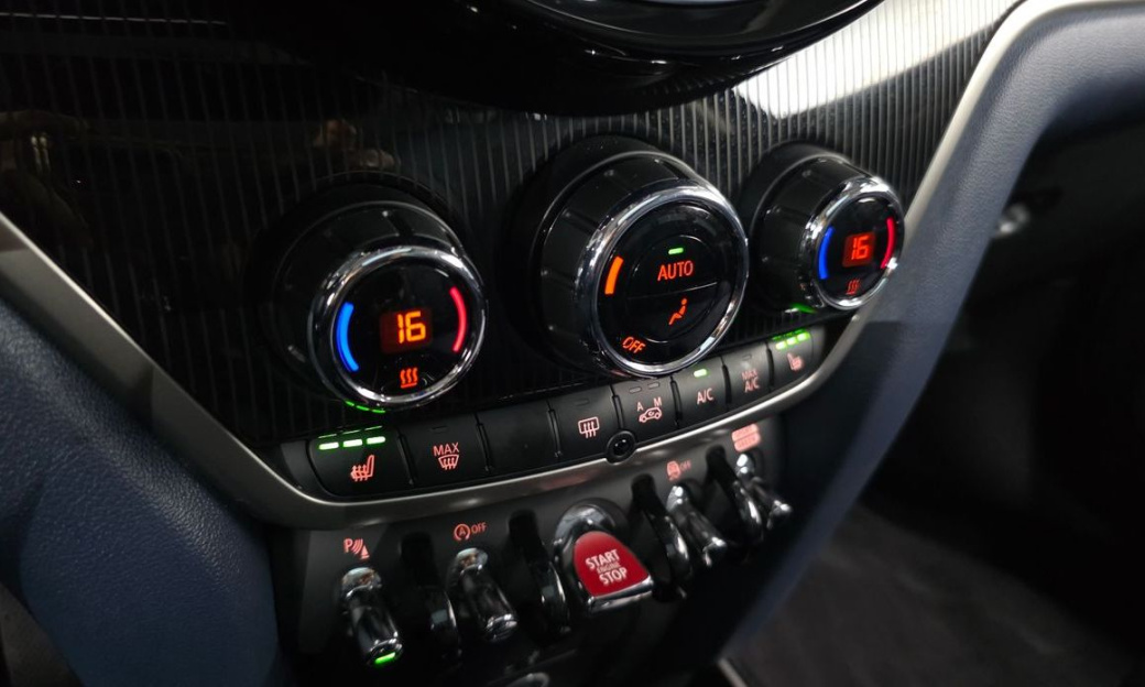 Mini Countryman ALL4 Classic Launch Pack, 2023