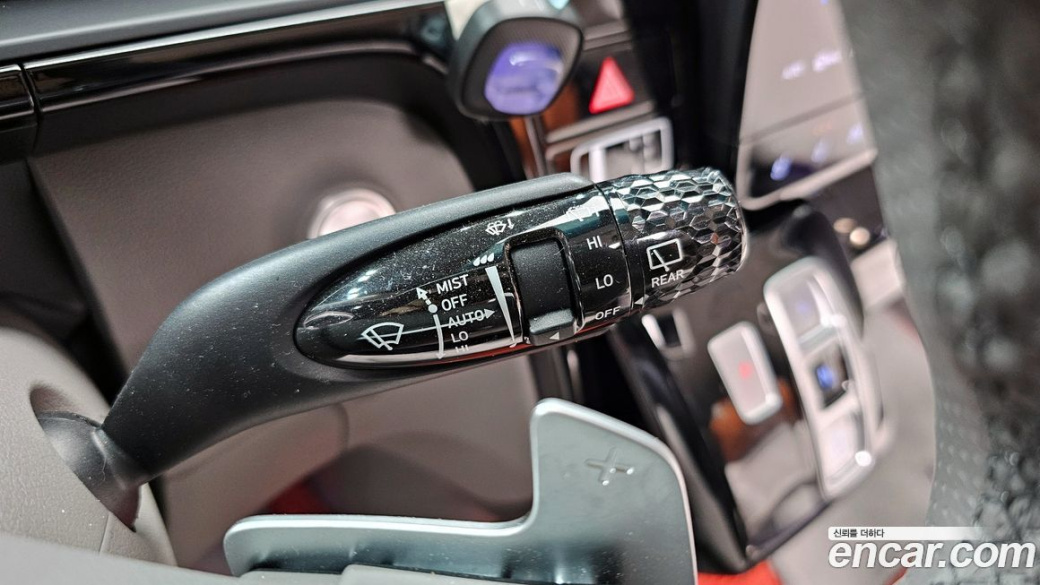 Hyundai Staria 4WD Lounge 7-Seater, 2025