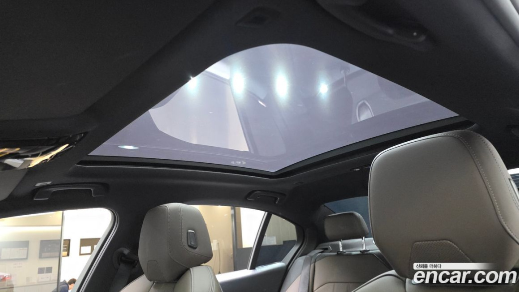 BMW 5-Series 520i M Sport, 2025