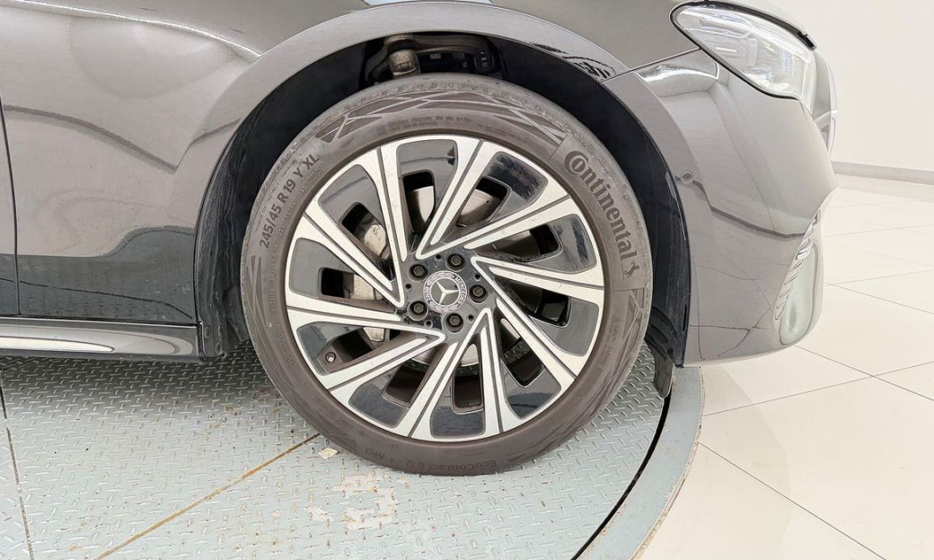Mercedes-Benz E-Class E300 4MATIC Exclusive, 2024