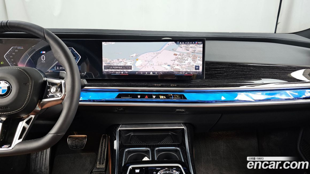 BMW 7-Series 740i xDrive M Sport, 2025