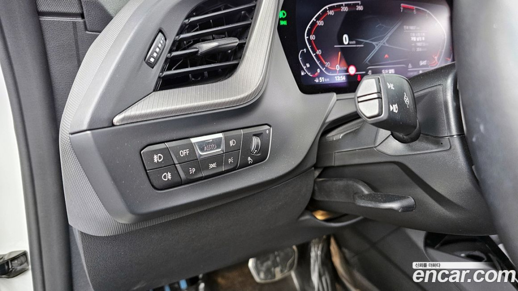 BMW 2-Series 220i M Sports, 2023