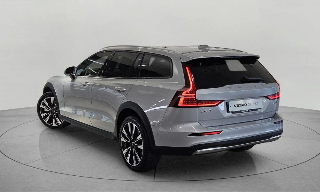 Volvo V60 B5 Ultimate AWD, 2024