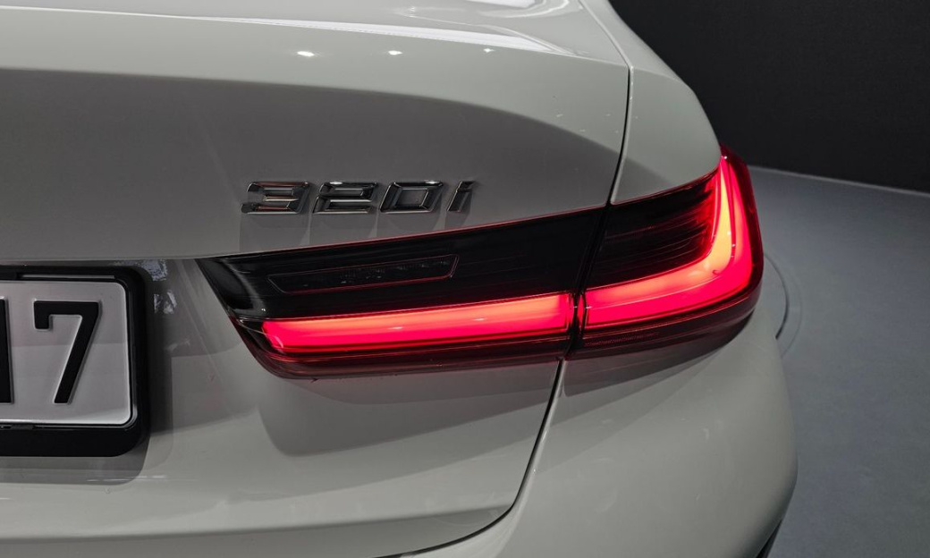 BMW 3-Series 320i M Sport, 2025
