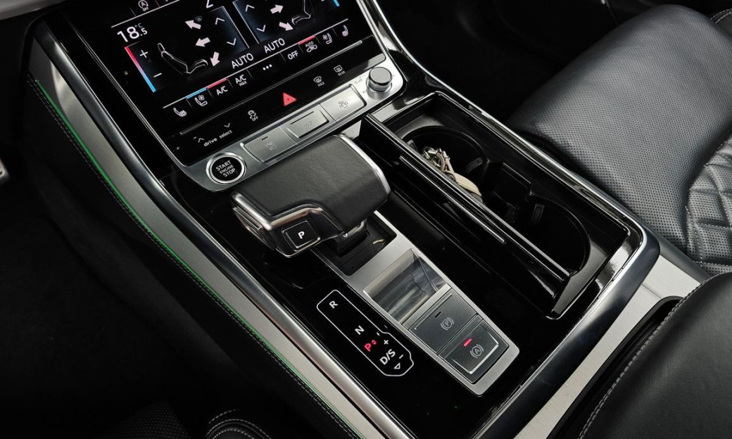 Audi Q8 55 TFSI Quattro Premium, 2023
