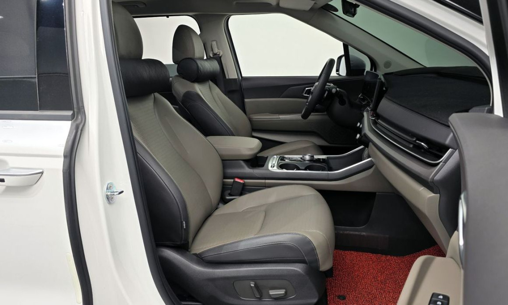 Kia Carnival 7-Seater Noblesse, 2025